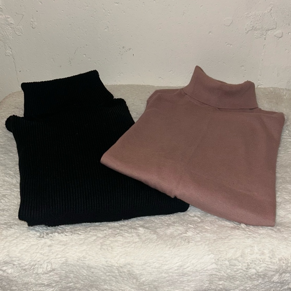 Like NEW! Black and Dusty Rose Turtleneck Set